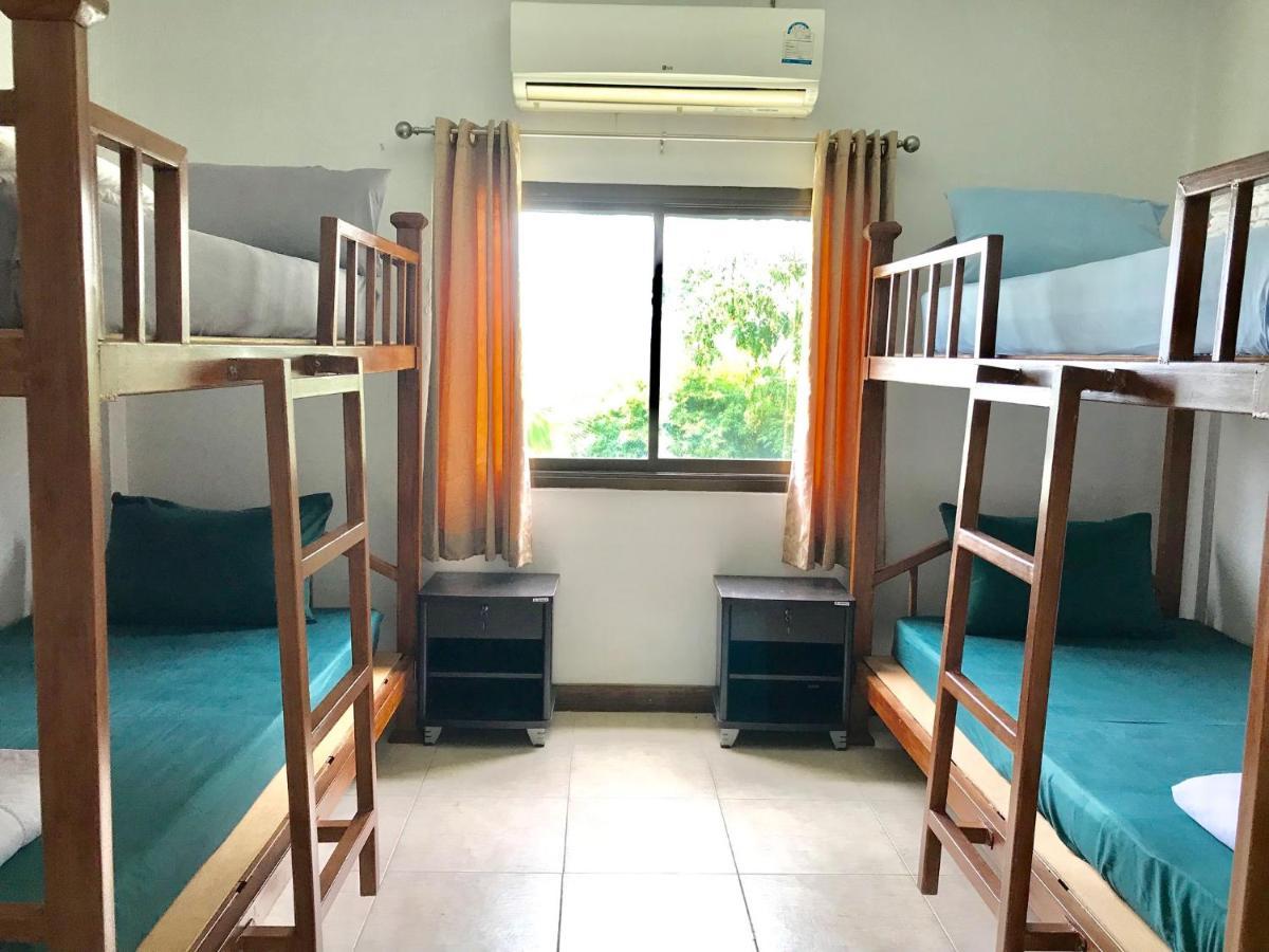 Хостел Hiranyika Cafe & Bed Самуи Экстерьер фото