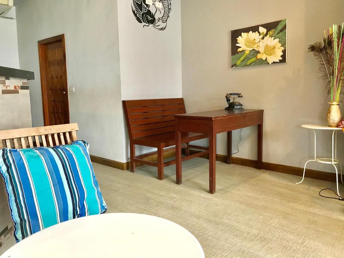 Хостел Hiranyika Cafe & Bed Самуи Экстерьер фото